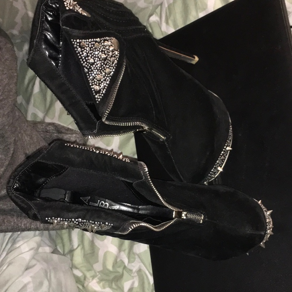 Skeletal high heel Ankle boots